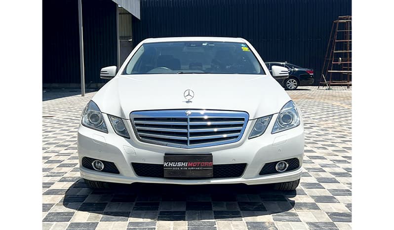 2009 Mercedes-Benz E-Class CGI Blue Efficiency E250 image-2