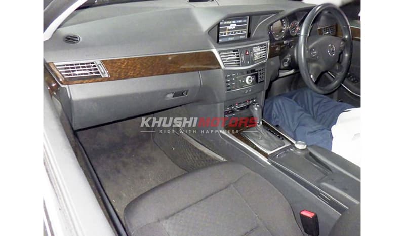 2009 Mercedes-Benz E-Class CGI Blue Efficiency E250 image-7