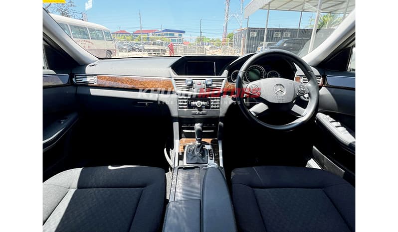 2009 Mercedes-Benz E-Class CGI Blue Efficiency E250 image-8