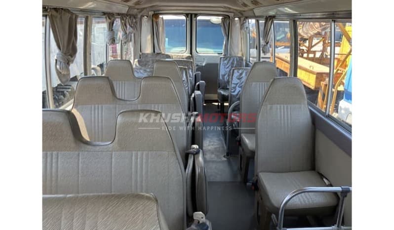 1994 Nissan Civilian DX image-9