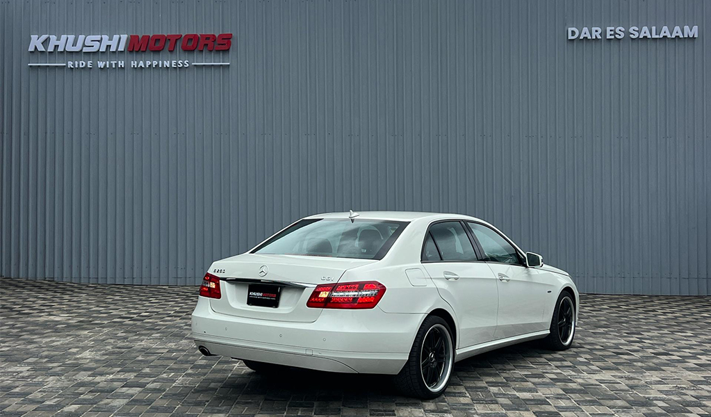 2009 Mercedes-Benz E-Class E250 image-5