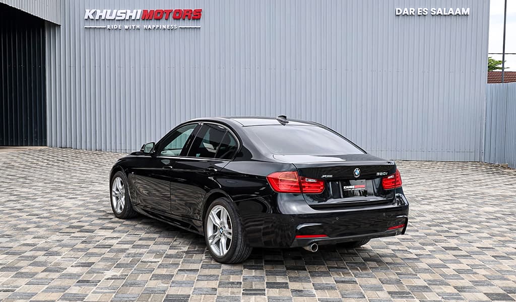 2015 Bmw 3 Series 320i image-4