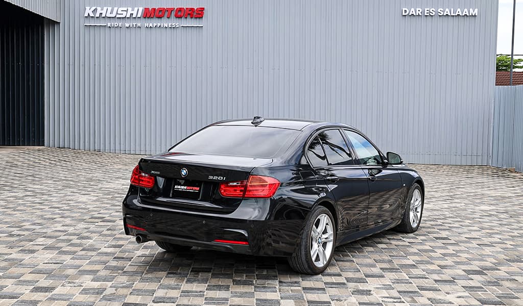 2015 Bmw 3 Series 320i image-5