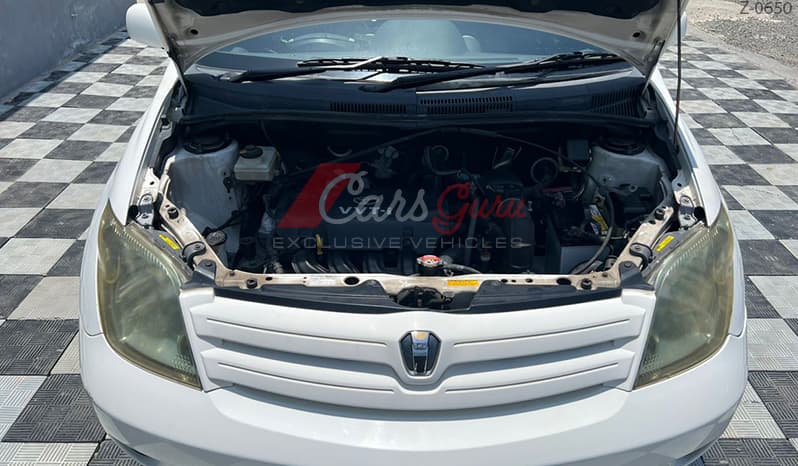 2004 Toyota IST image-9