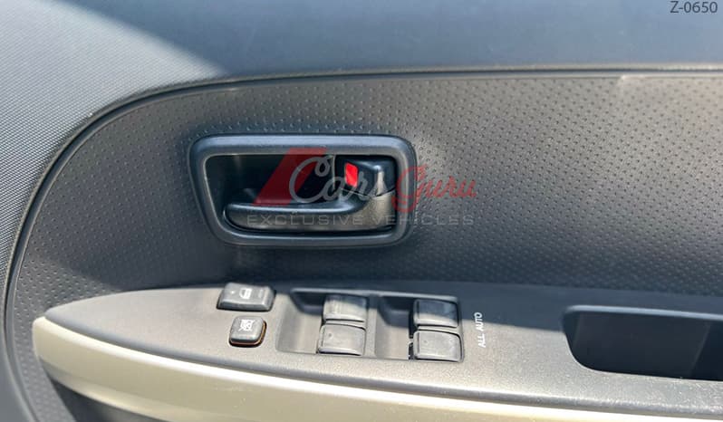 2004 Toyota IST image-11
