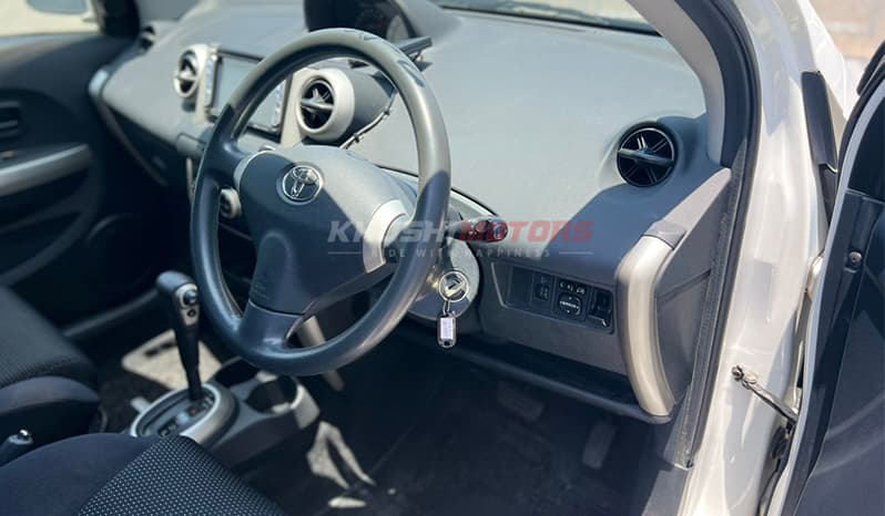 2004 Toyota IST image-17