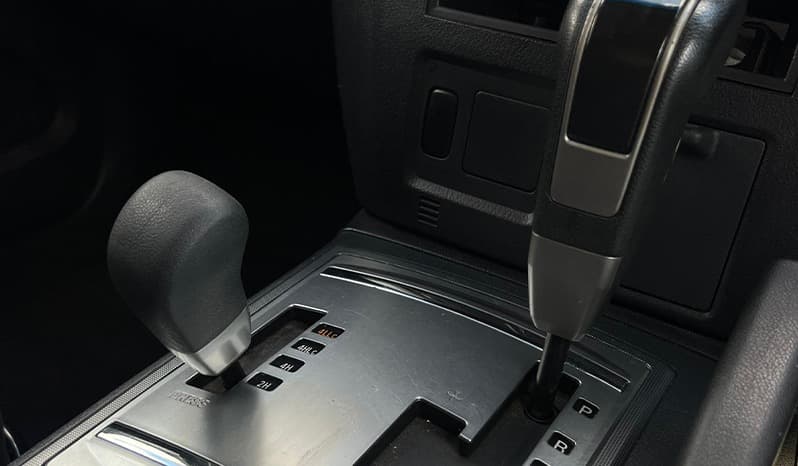 2008 Mitsubishi Pajero ZR image-9