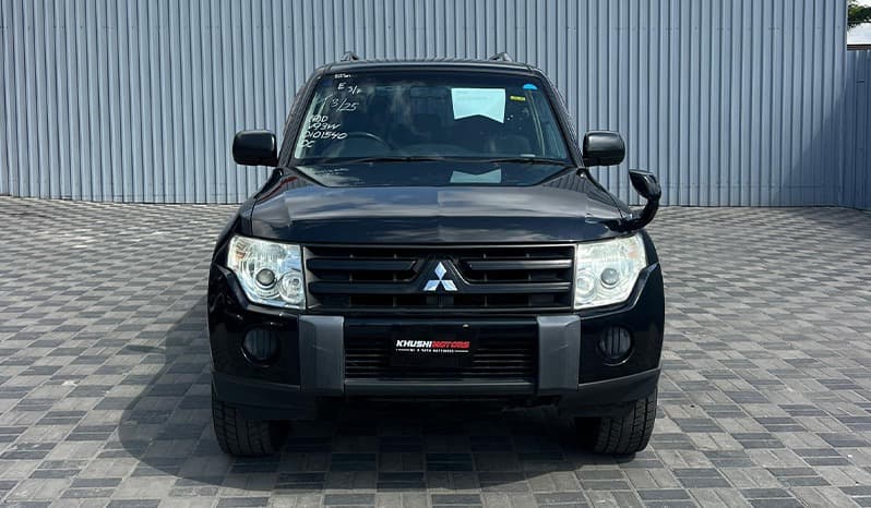 2008 Mitsubishi Pajero ZR image-2