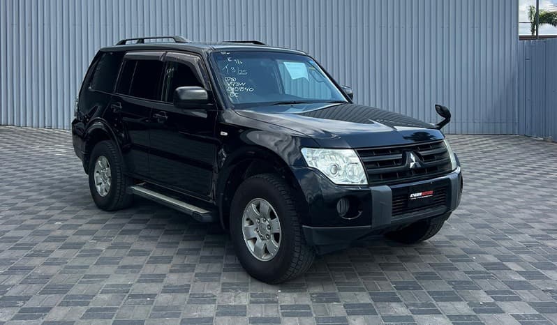 2008 Mitsubishi Pajero ZR image-1
