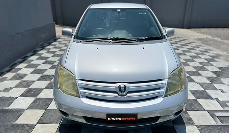 2003 Toyota IST image-1