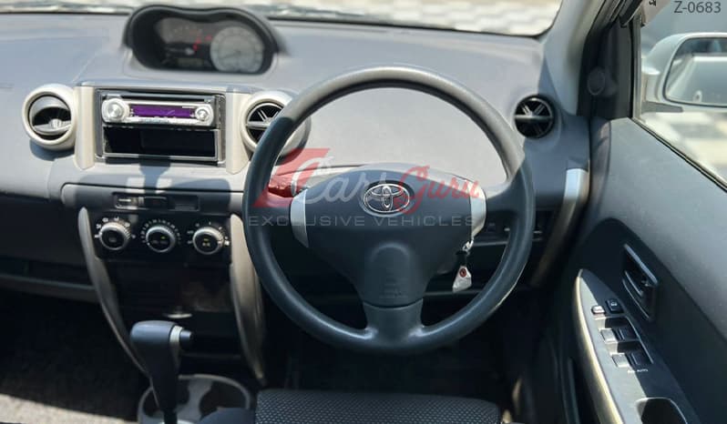 2003 Toyota IST image-10