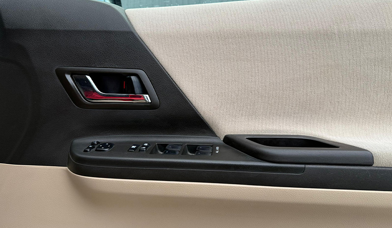 2014 Toyota Alphard X image-13