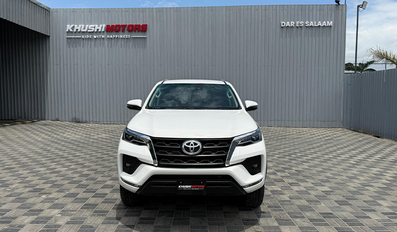 2023 Toyota Fortuner 2.8 image-2