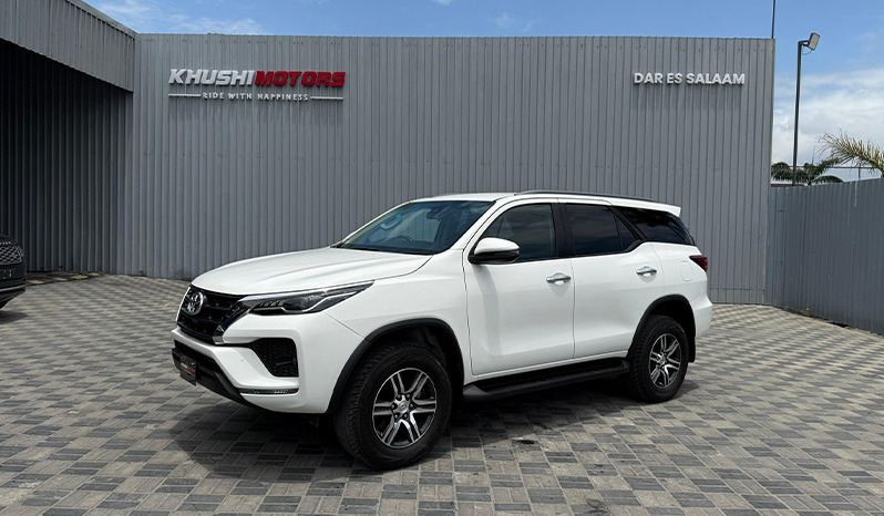 2023 Toyota Fortuner 2.8 image-3