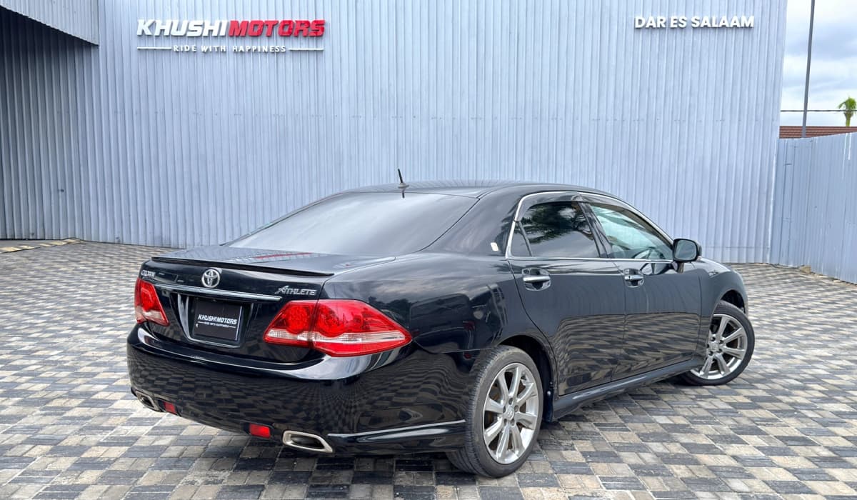 2008 Toyota Crown Athlete image-4