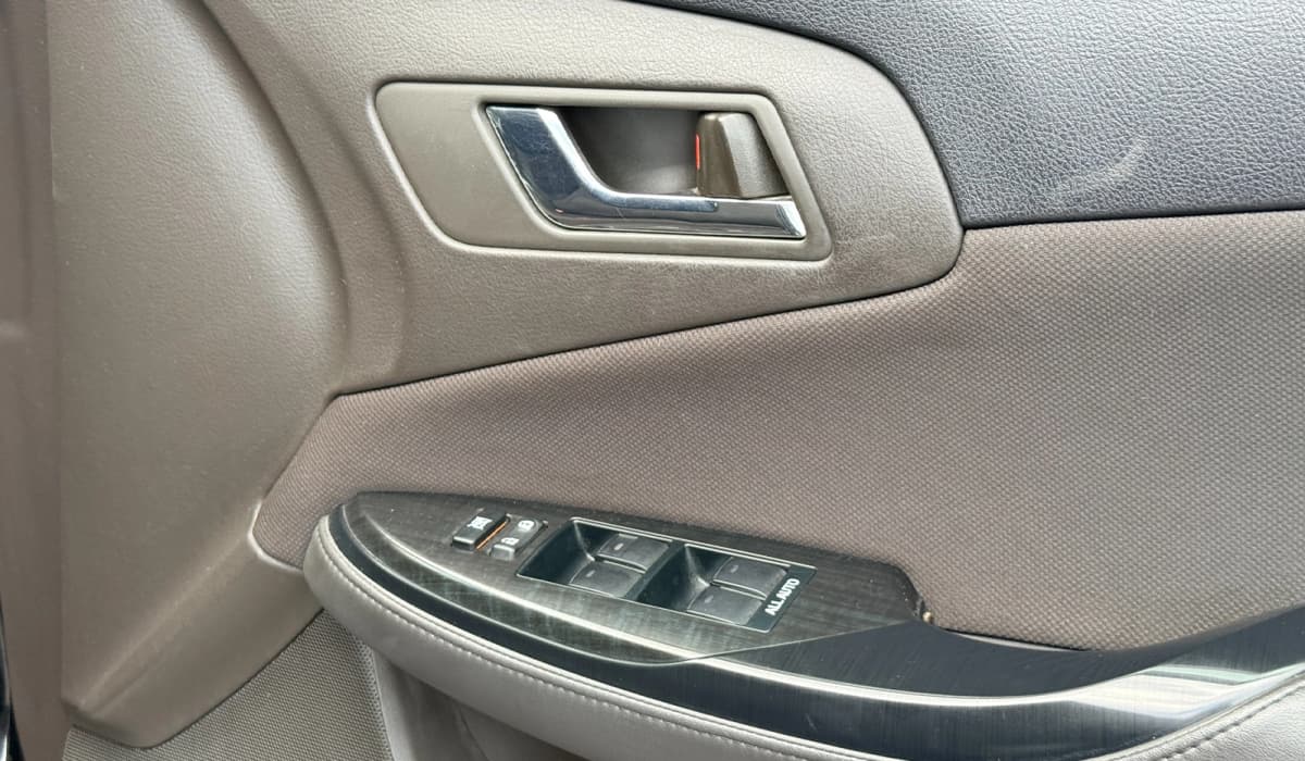 2008 Toyota Crown Athlete image-8