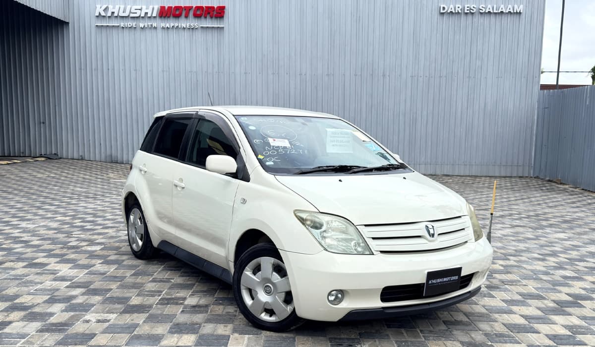 2003 Toyota IST S L Edition image-1