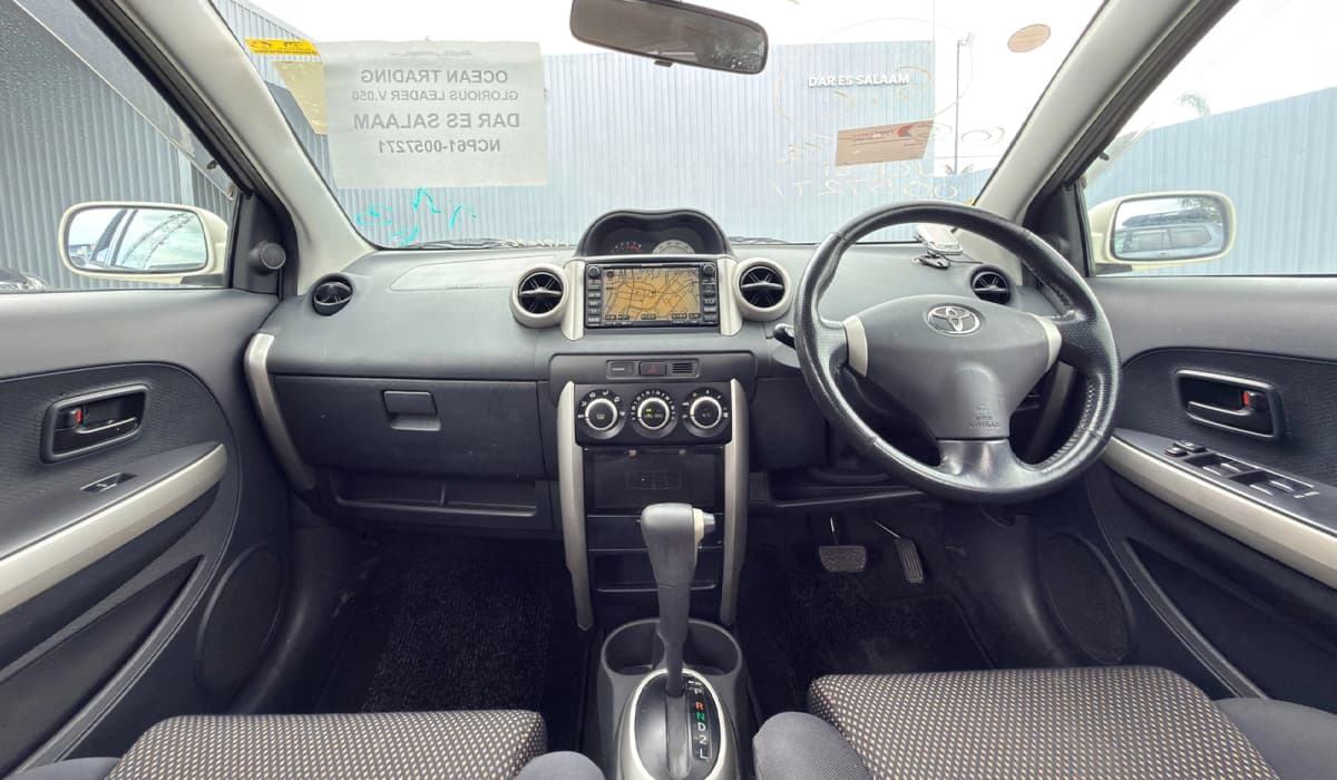 2003 Toyota IST S L Edition image-8