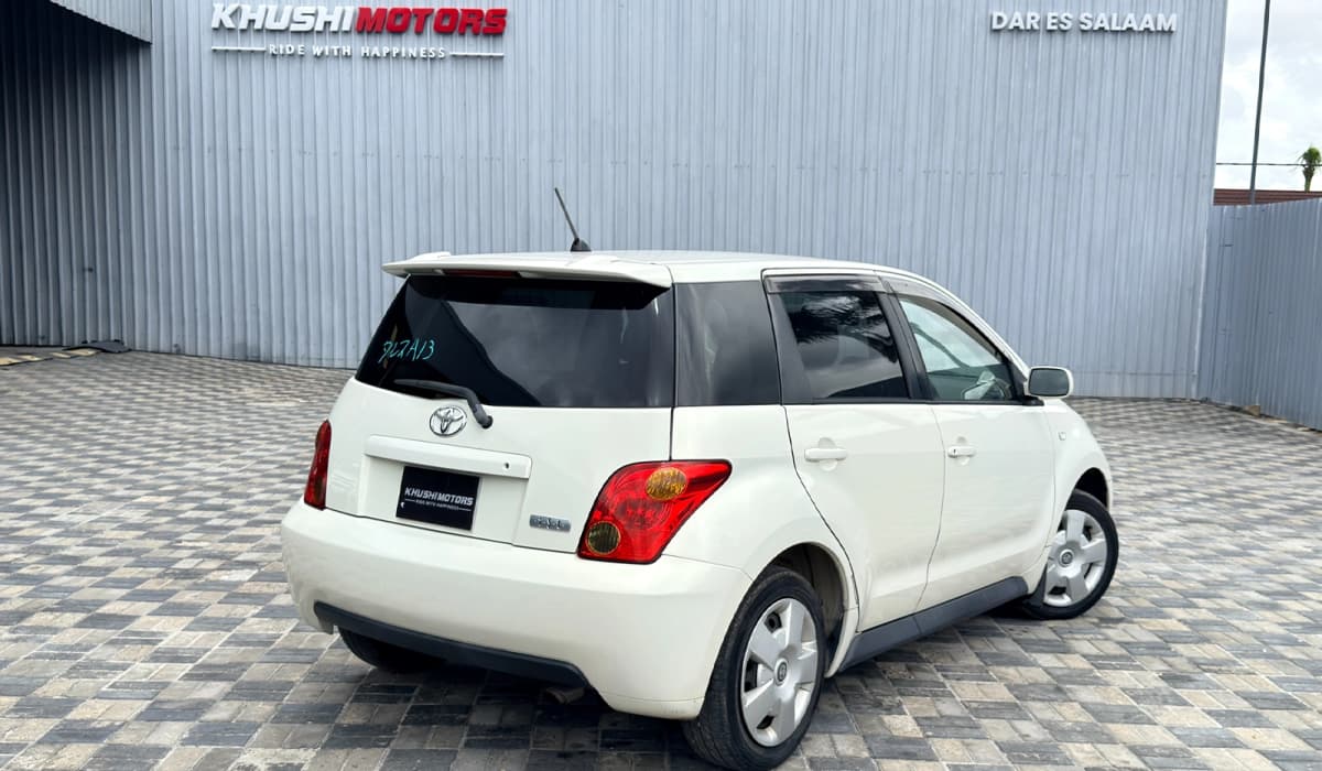 2003 Toyota IST S L Edition image-4