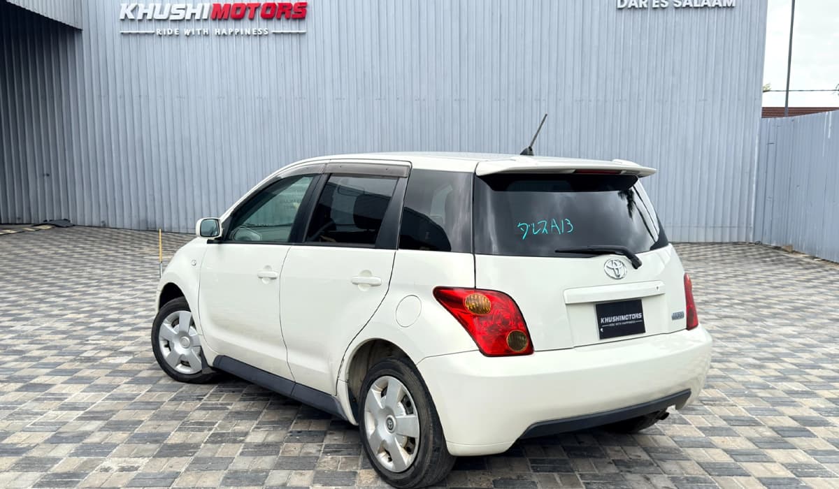 2003 Toyota IST S L Edition image-6