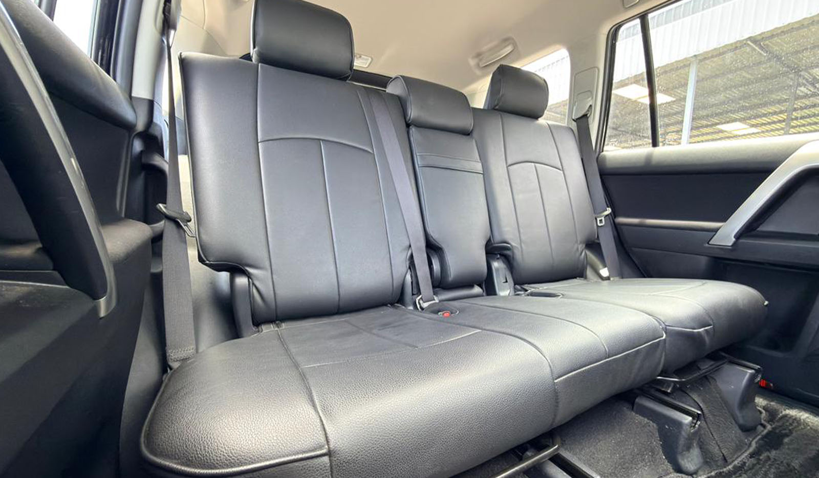 2022 Toyota Land Cruiser Prado TX image-9