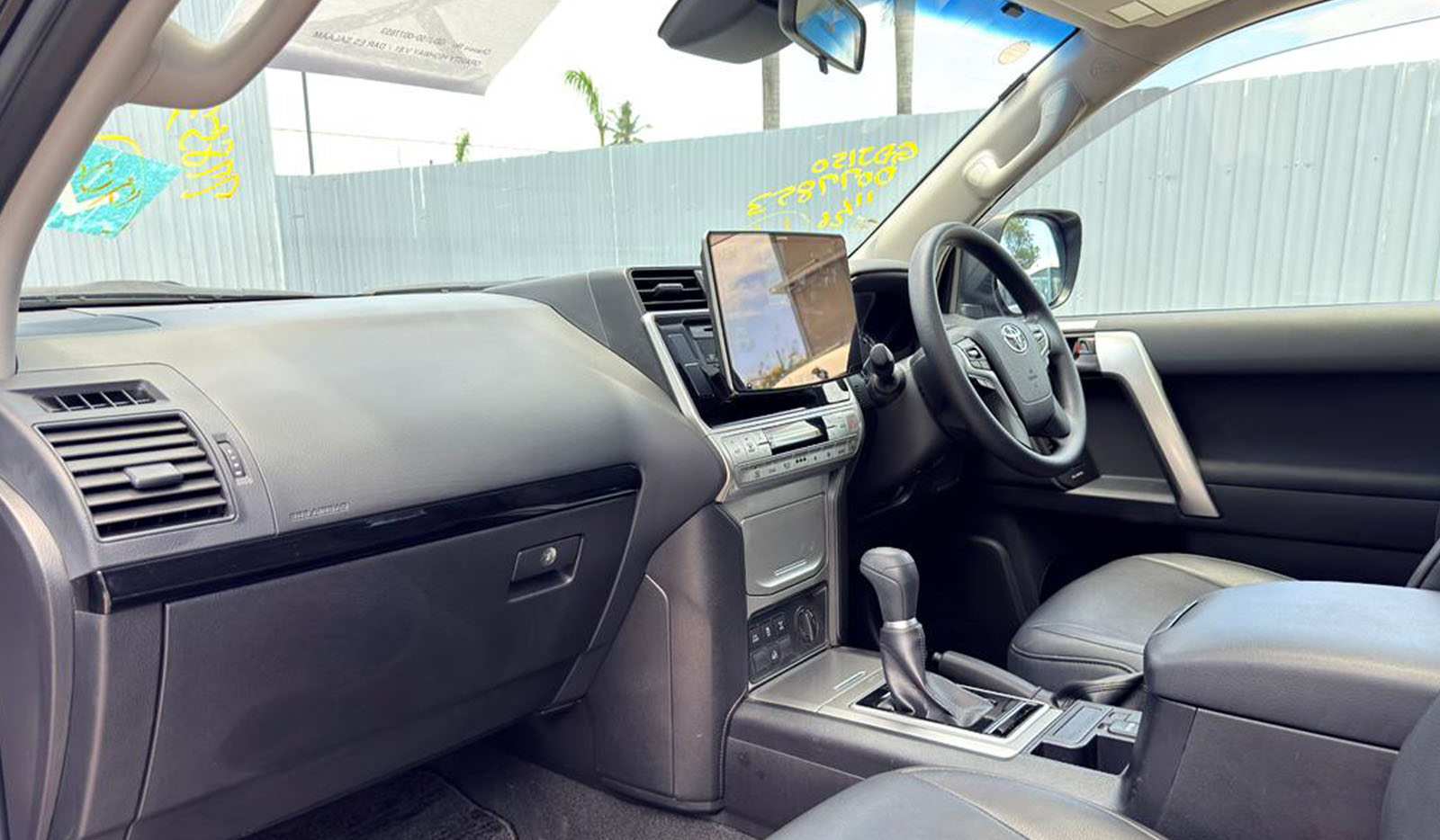 2022 Toyota Land Cruiser Prado TX image-8