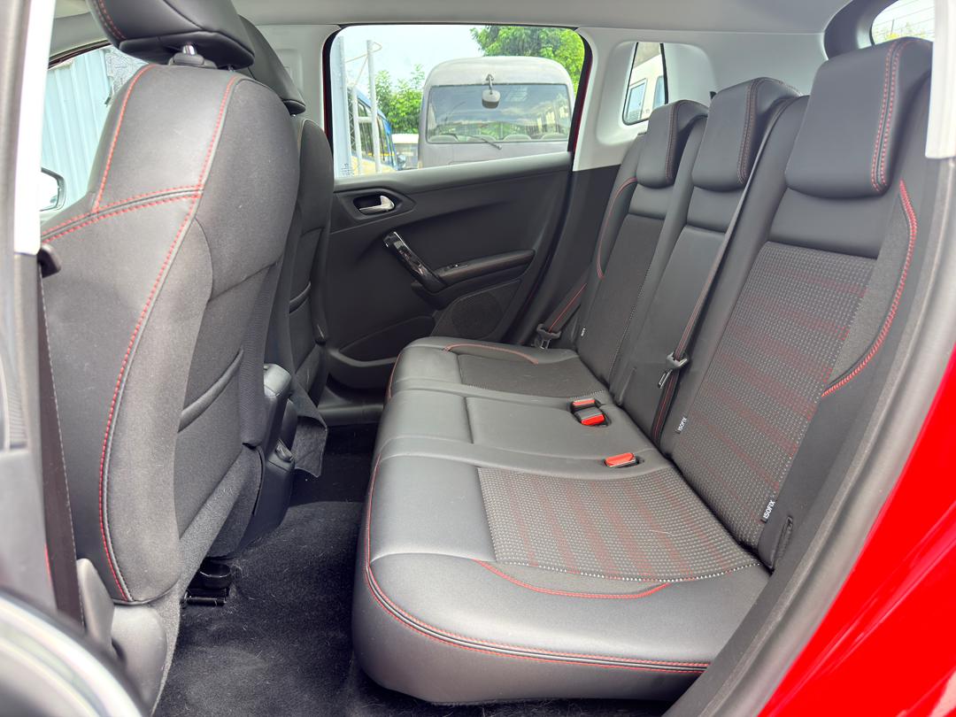 2016 Peugeot 2008 GT LINE image-11