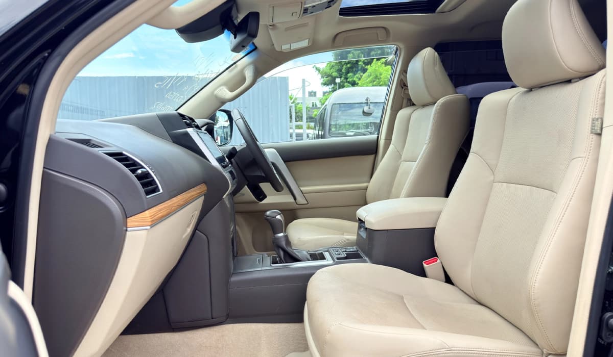 2022 Toyota Land Cruiser Prado TX image-8