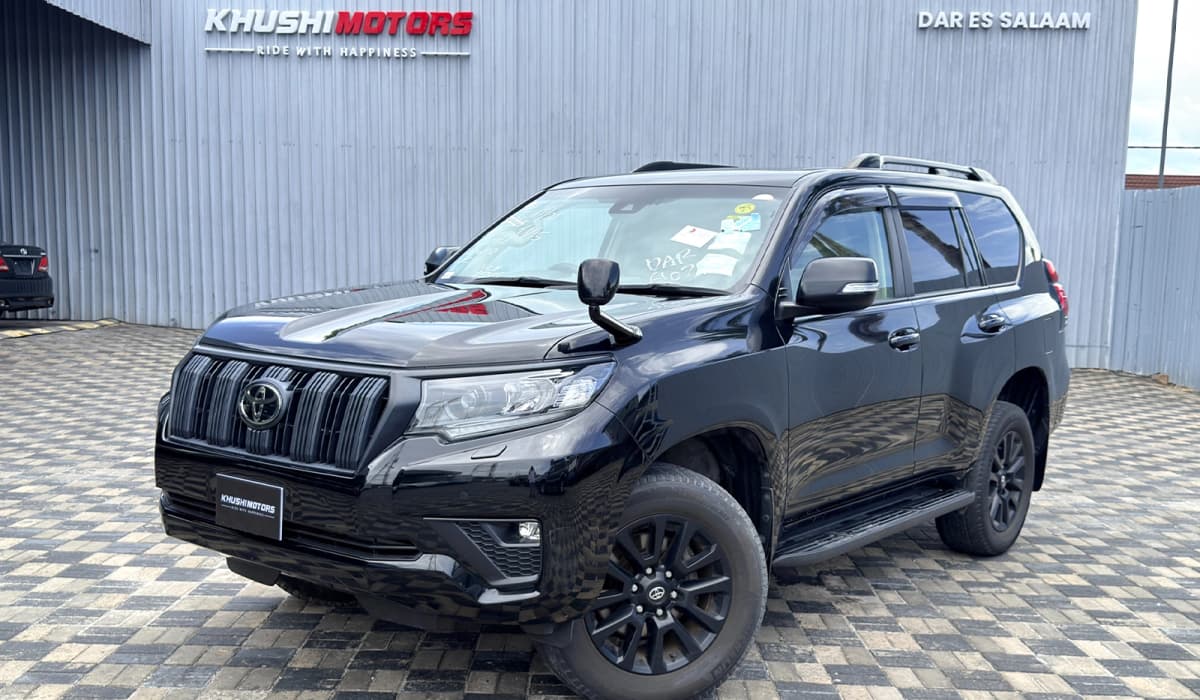2022 Toyota Land Cruiser Prado TX image-3