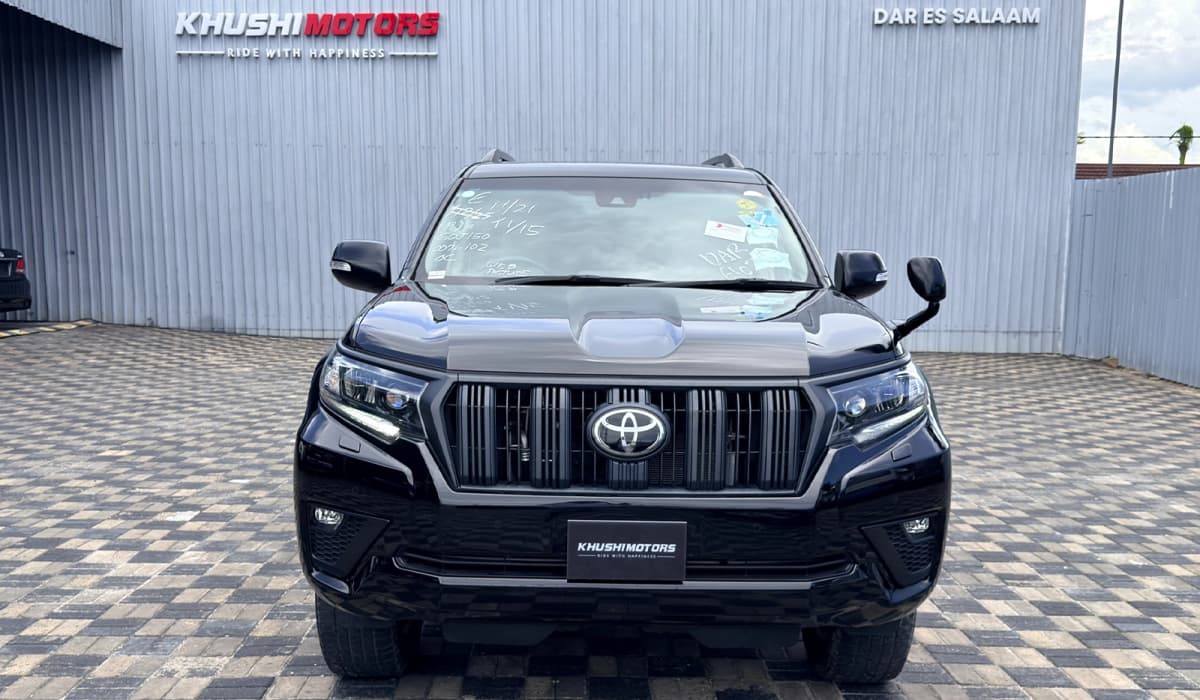 2022 Toyota Land Cruiser Prado TX image-2