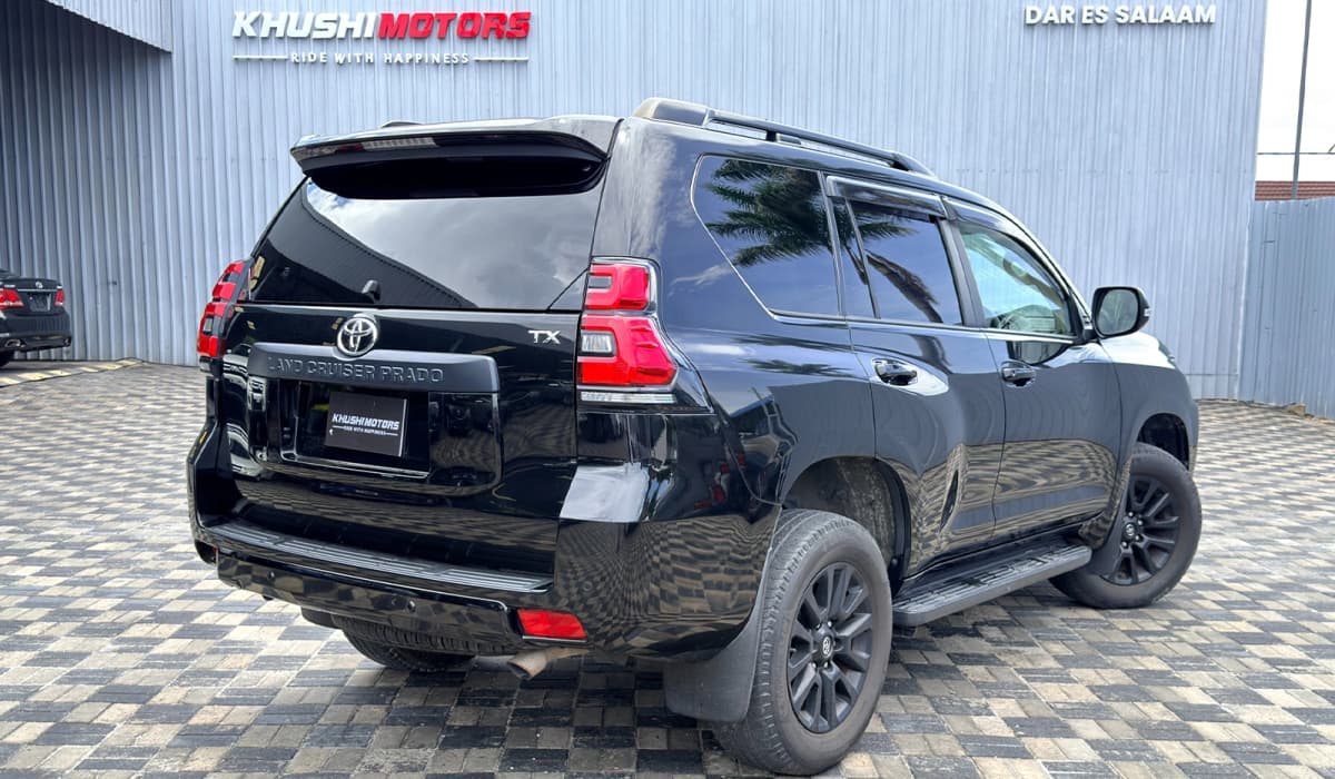 2022 Toyota Land Cruiser Prado TX image-4
