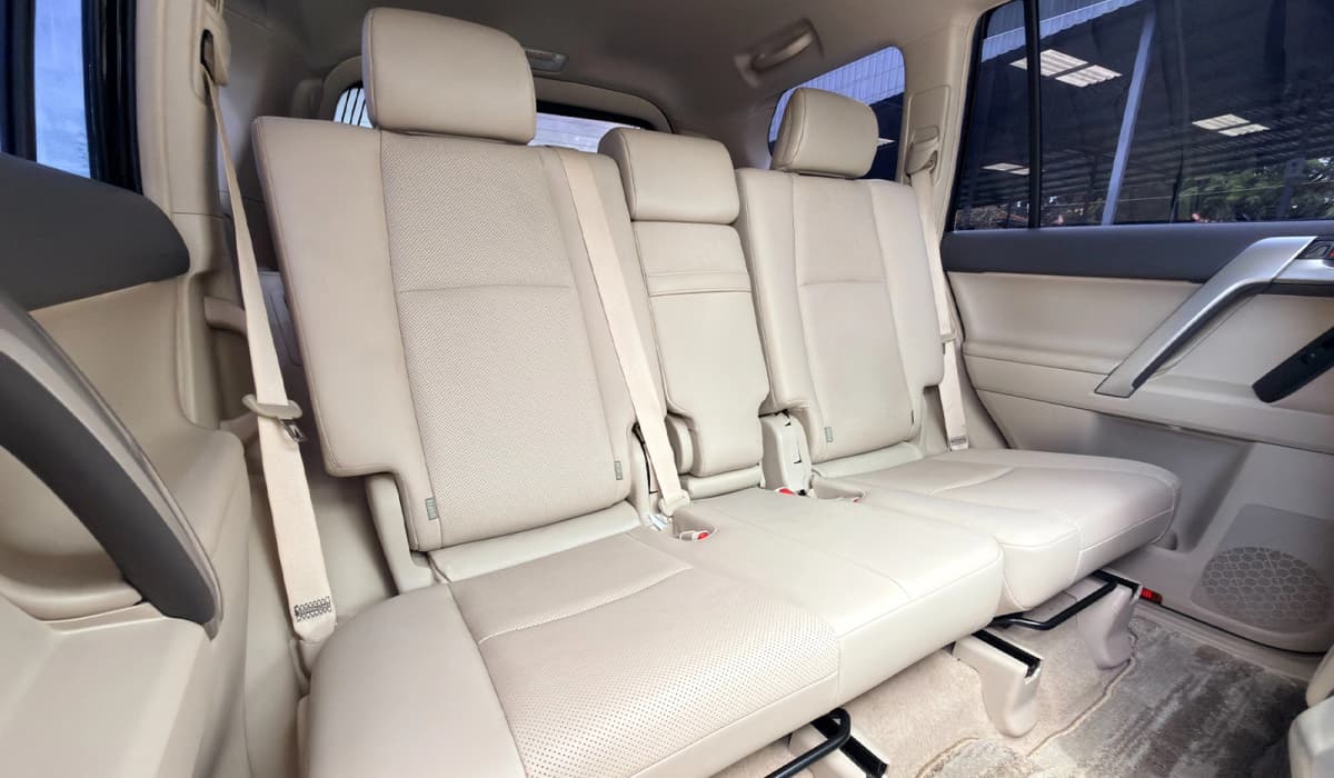 2022 Toyota Land Cruiser Prado TX image-10