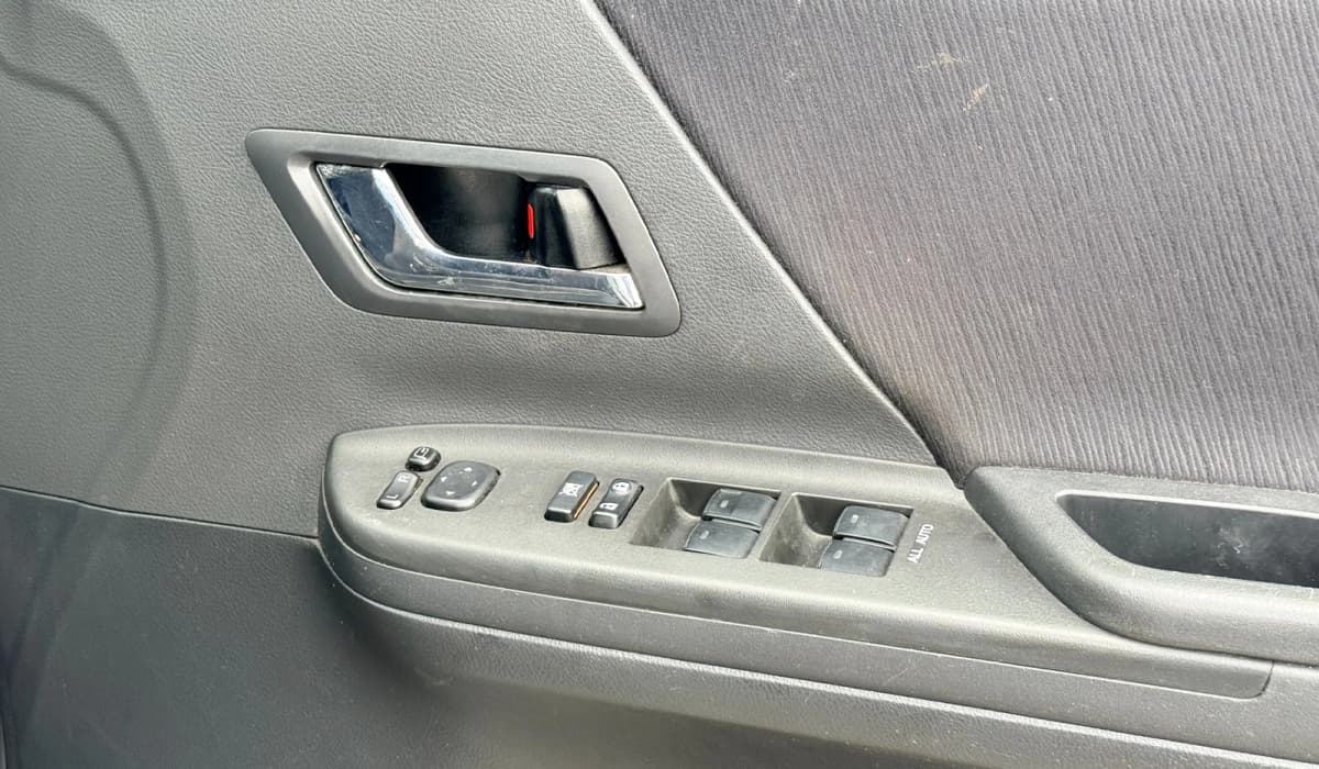 2010 Toyota Alphard S image-7