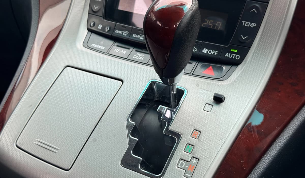 2010 Toyota Alphard S image-8