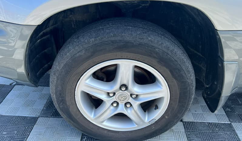 2000 Toyota Harrier image-7