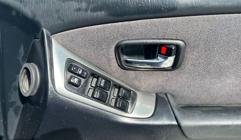 2000 Toyota Harrier image-9