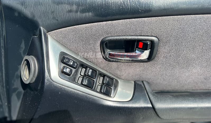 2000 Toyota Harrier image-16