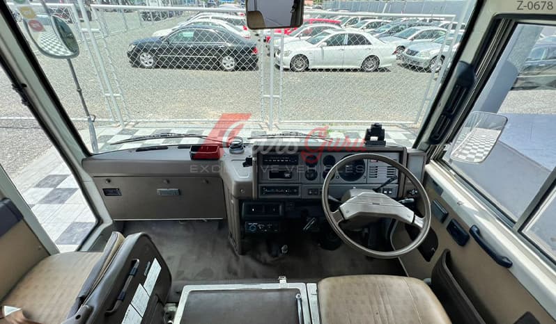 1991 Nissan Civilian image-8