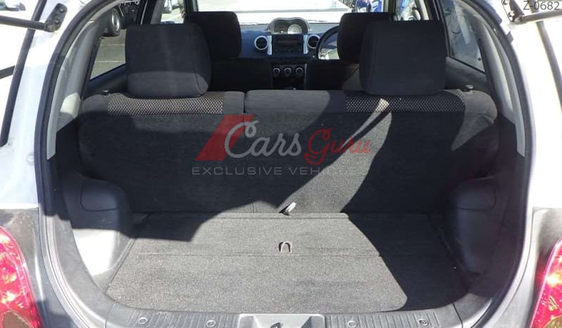 2003 Toyota IST image-6