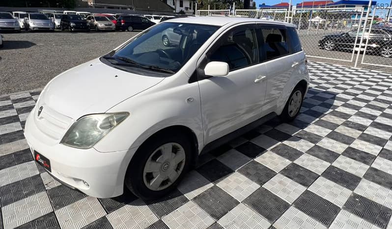 2003 Toyota IST image-8