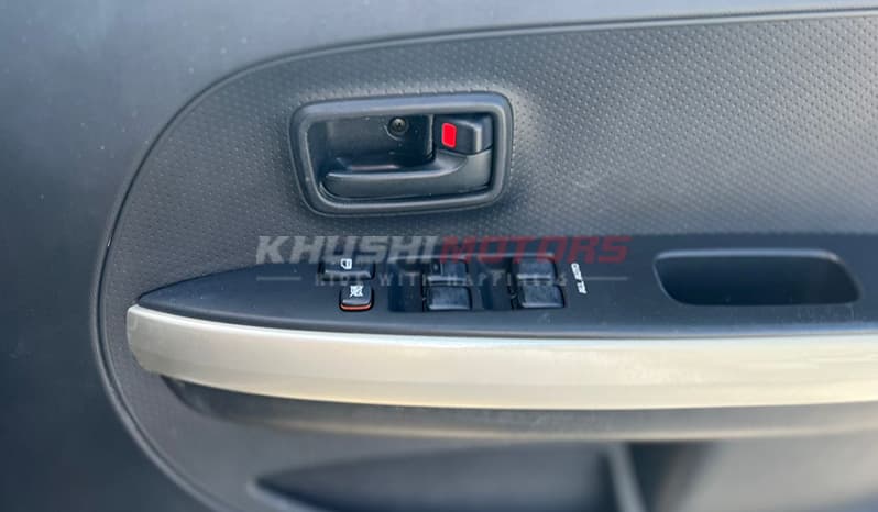 2003 Toyota IST image-18