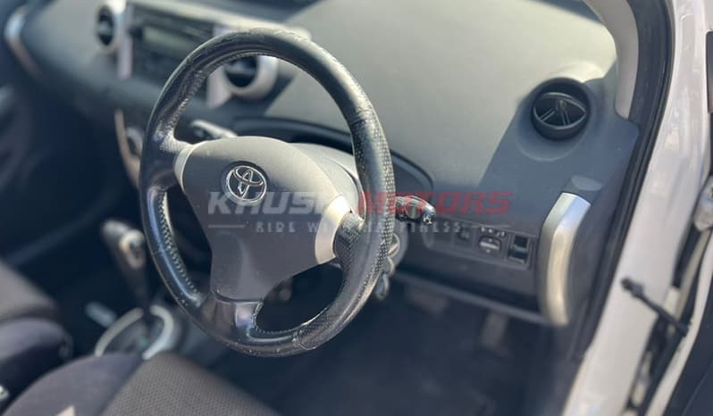 2003 Toyota IST image-19