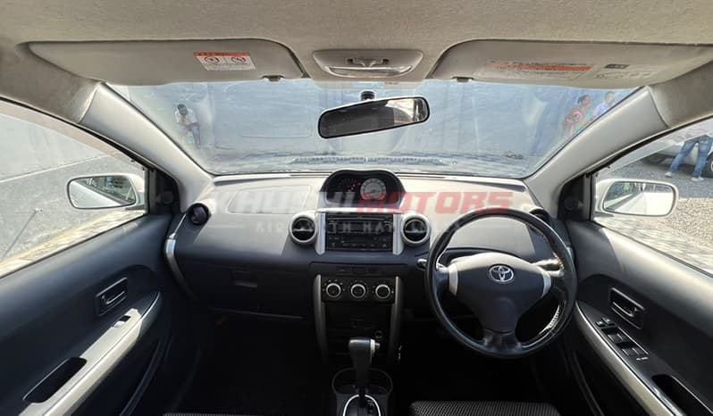 2003 Toyota IST image-20