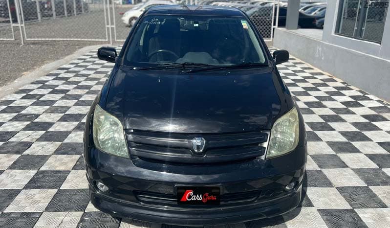 2004 Toyota IST image-1