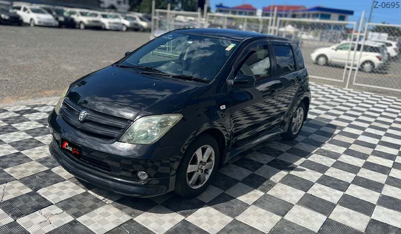 2004 Toyota IST image-7