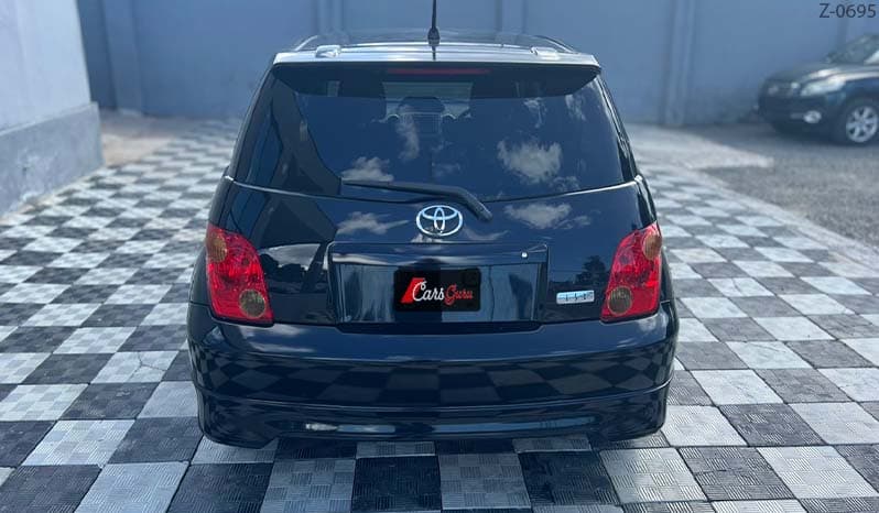 2004 Toyota IST image-8
