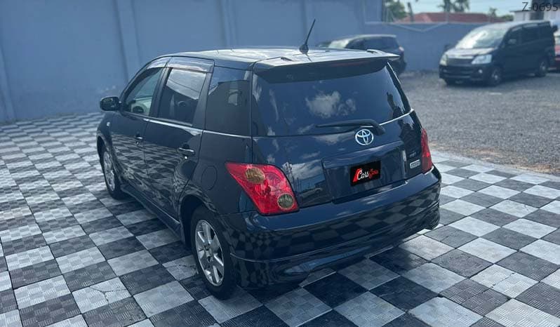 2004 Toyota IST image-9