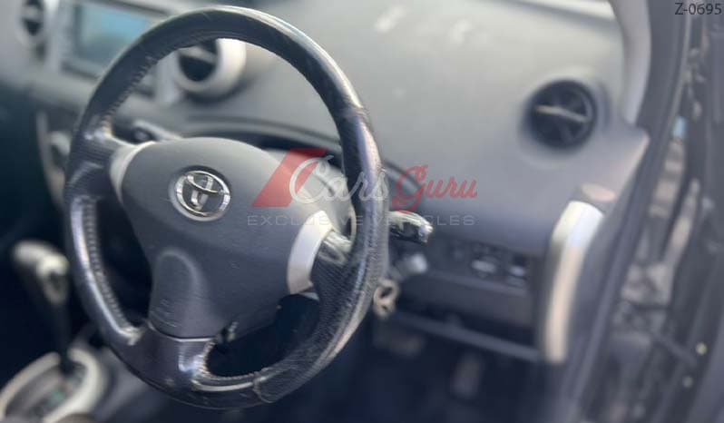 2004 Toyota IST image-12