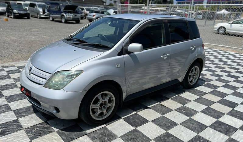 2003 Toyota IST image-2