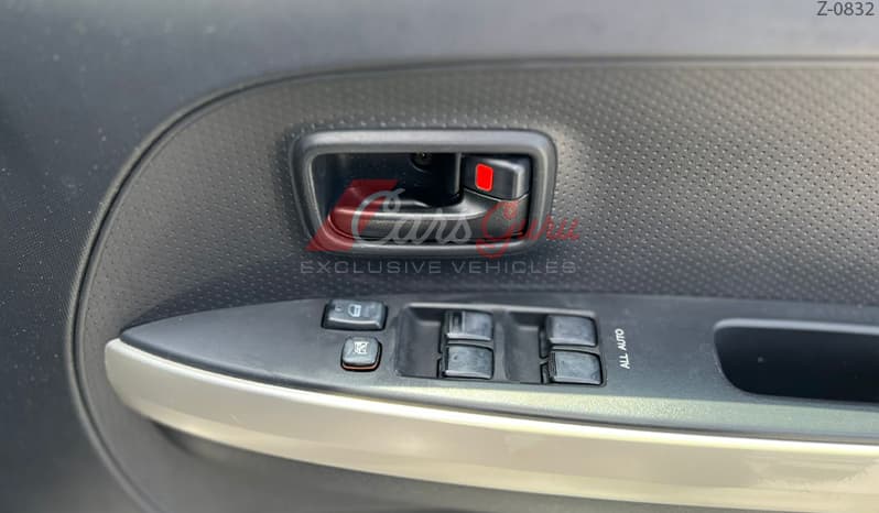 2003 Toyota IST image-8
